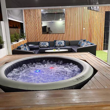 Appartement Avec Terasse Jaccuzi Barbecue Netflix Vue Sur Mer Totalement Gratuit Sans Supplement الحسيمة المظهر الخارجي الصورة