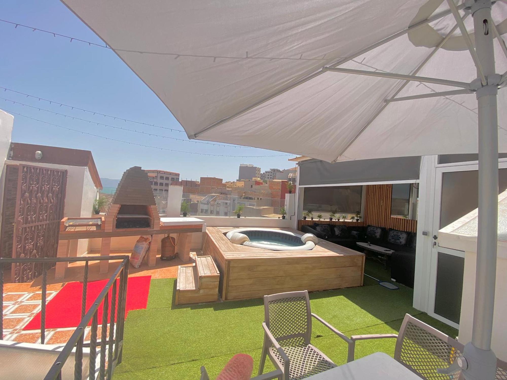 Appartement Avec Terasse Jaccuzi Barbecue Netflix Vue Sur Mer Totalement Gratuit Sans Supplement الحسيمة المظهر الخارجي الصورة